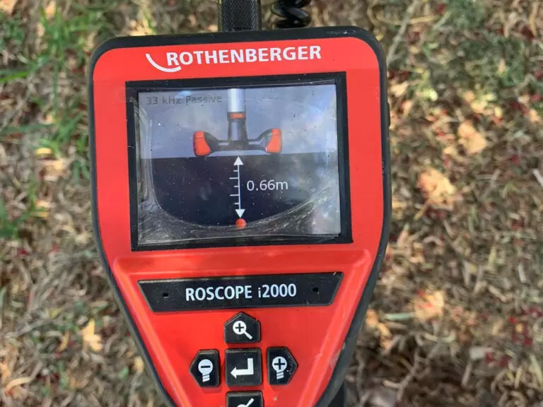 detecting underground leak on gold coast with ROSCOPE i2000 + ROLOC PLUS locator